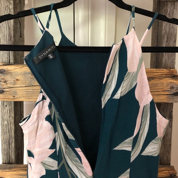 DYNAMITE Floral Halter Mini Dress - Picture 7 of 10